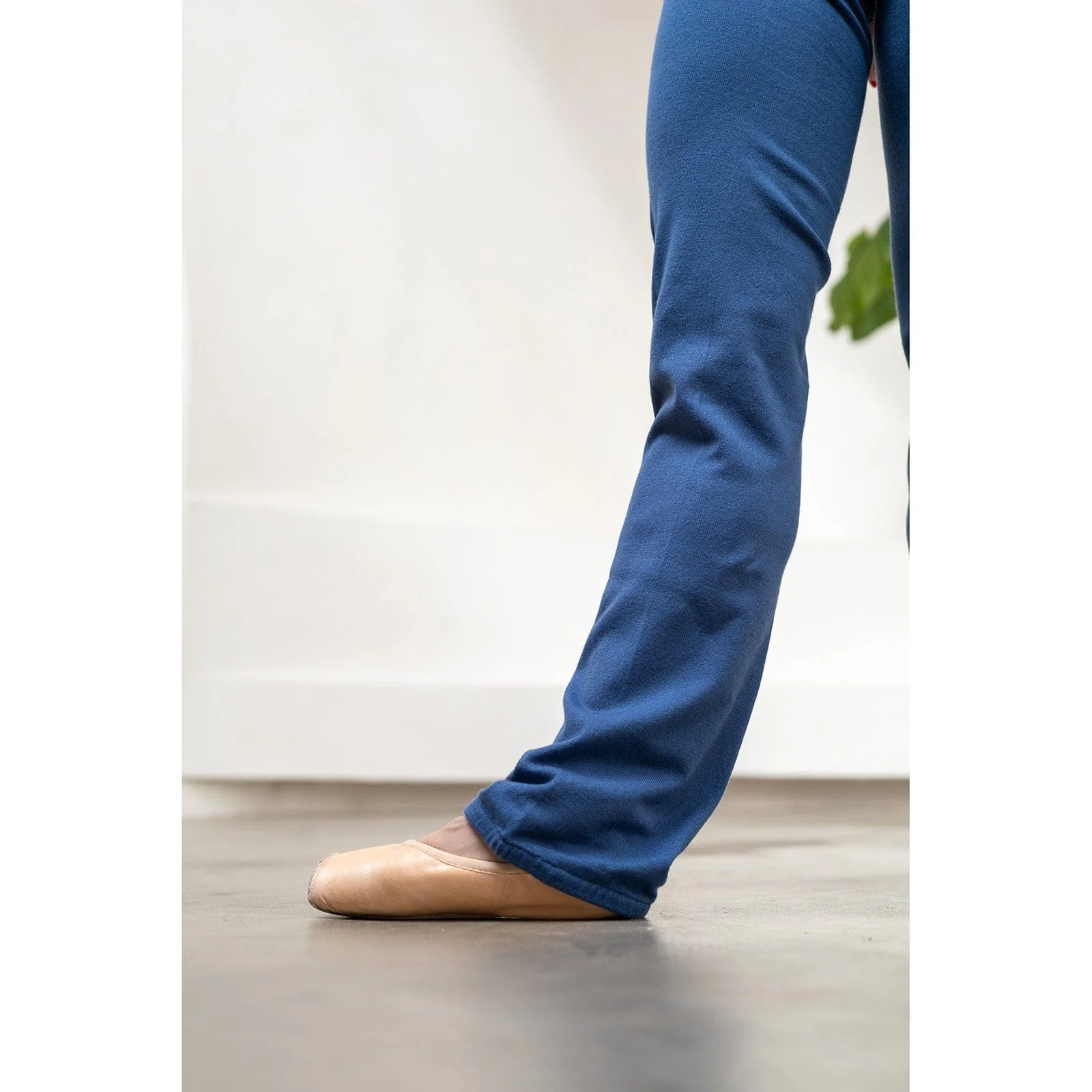 Barre Trash Long Legwarmers - Image 12