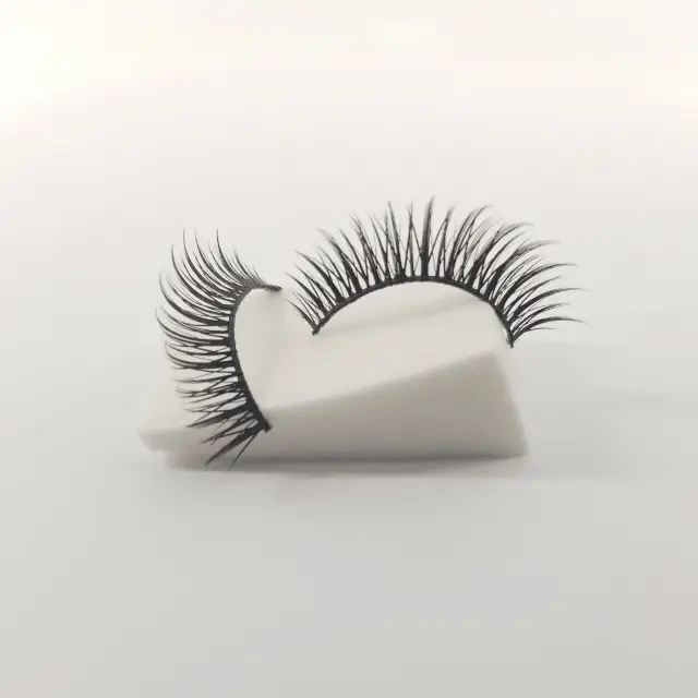 FH2 Demure Natural Lashes - Image 3