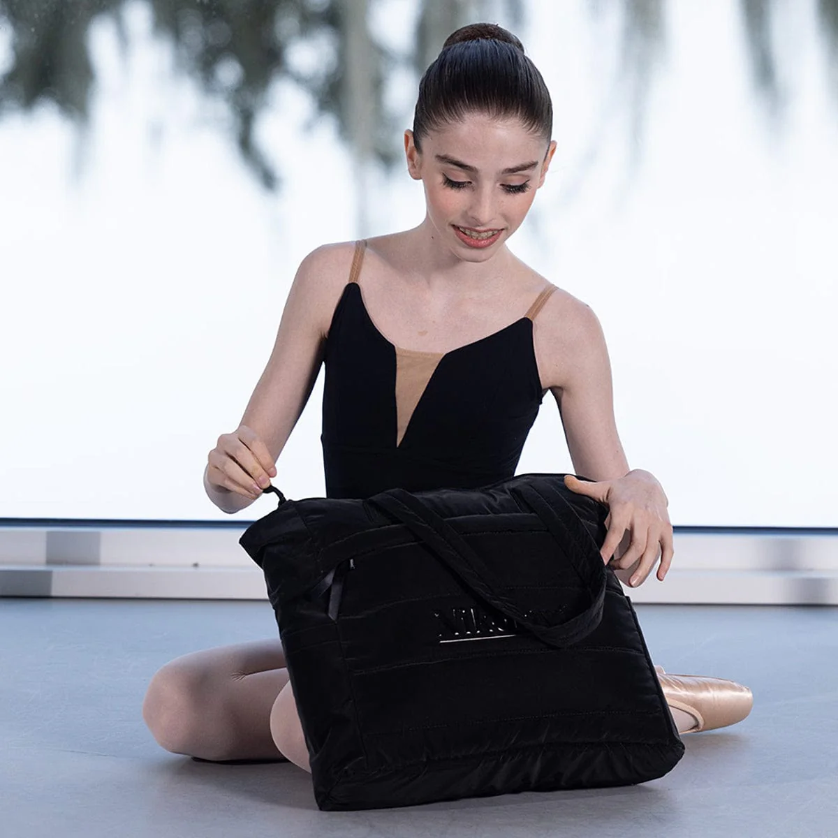 Nikolay Medium Tote Bag - Image 3